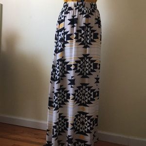 Maxi geometric pattern skirt